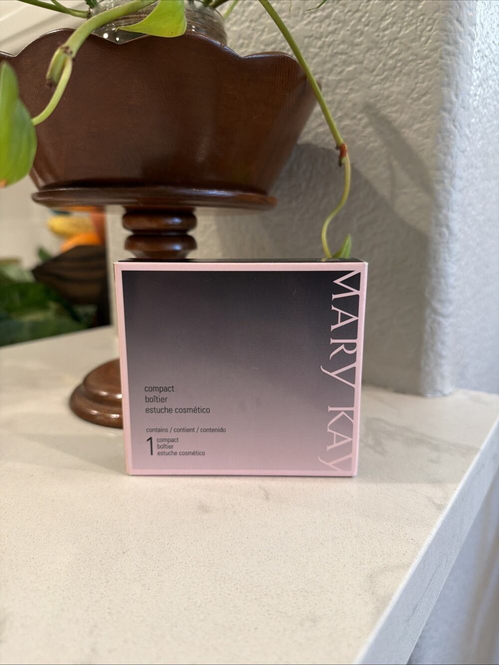 Mary Kay Magnetic Black Compact #017362 With Mirror (Unfilled) New in Box